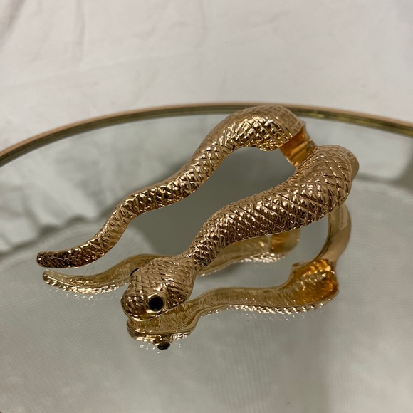 SHEIN Jewelry - SHEIN slithering gold snake design half open ring. One size.